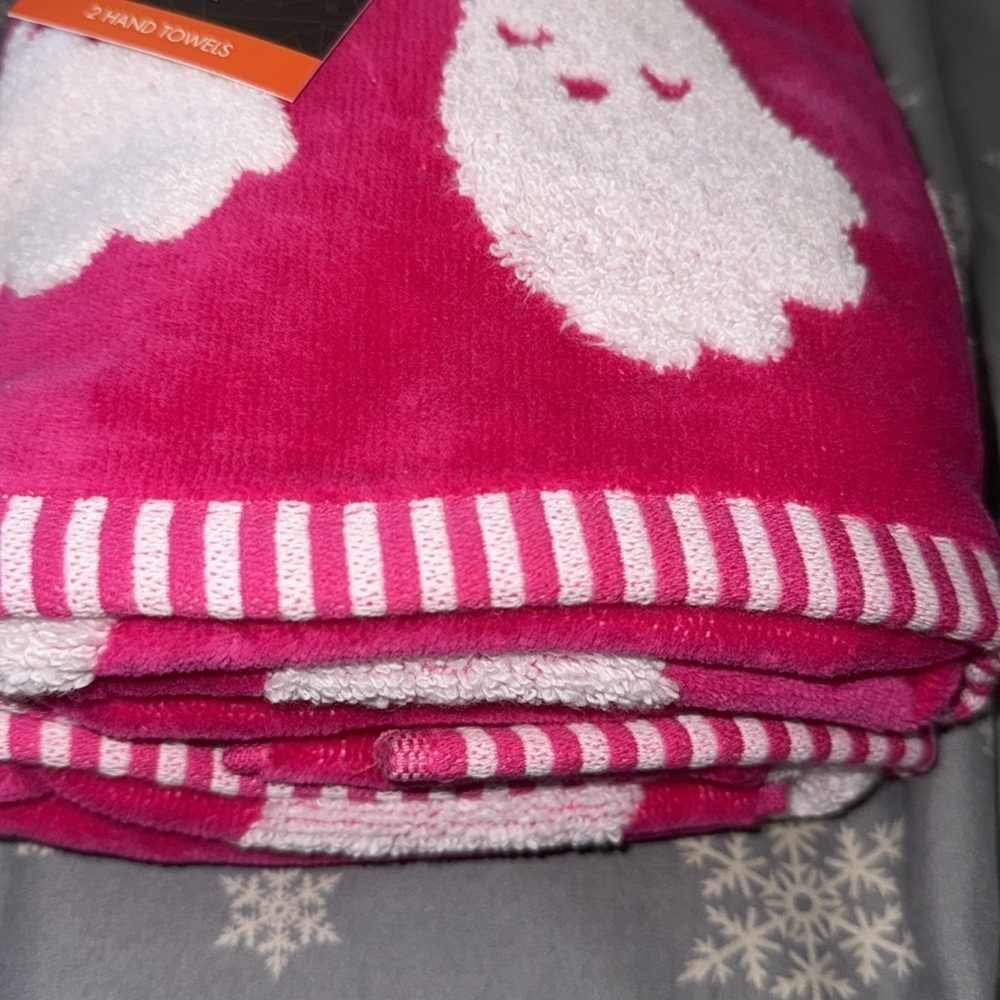 Caro Pink ghost 2 reversible hand Towels 2025 👻👻 - Picture 3 of 4